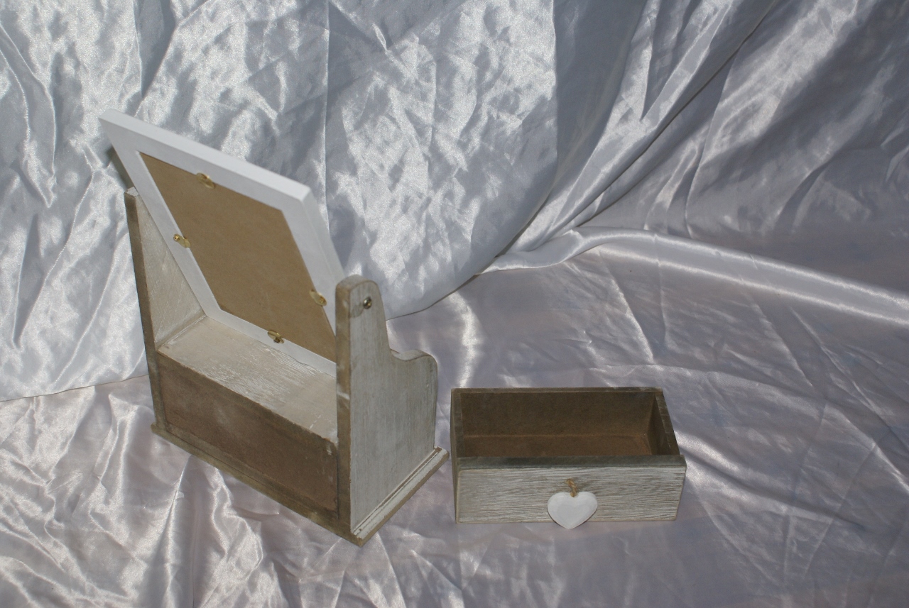 Portagioie in legno con specchio